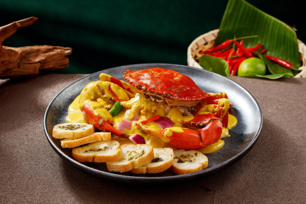 泰國菜推介｜米芝蓮推介啊睿泰登陸中環 必試咖喱蟹、火山排骨、鴨肉生菜包