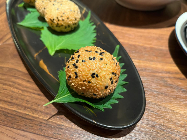 銅鑼灣美食｜港味濃情玩味火鍋「去滾」全新菜單 必食清酒煮卜卜蜆湯、潮汕手切牛頸脊、潮汕手切匙仁、金甲脆魚皮