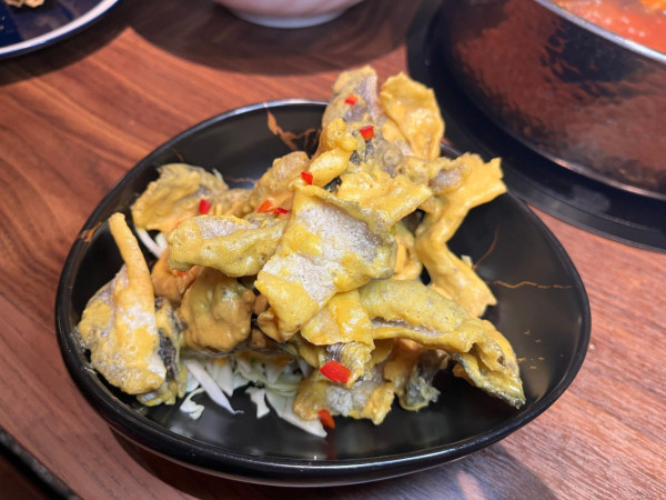 銅鑼灣美食｜港味濃情玩味火鍋「去滾」全新菜單 必食清酒煮卜卜蜆湯、潮汕手切牛頸脊、潮汕手切匙仁、金甲脆魚皮