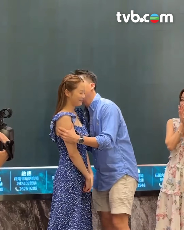 女神配對計劃｜葉蒨文GM場外繼續錫錫影片流出 啄木鳥式瘋狂錫上癮惹全場起哄