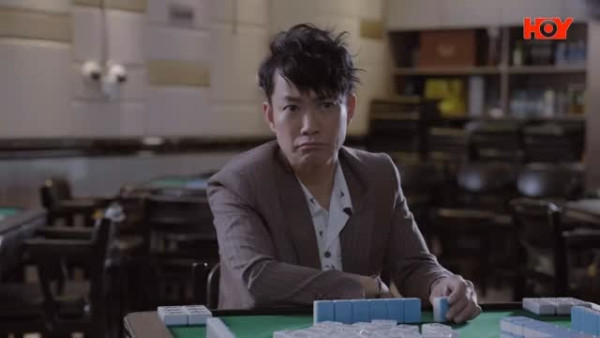 前TVB男星被警員機場閘口守候 一落機嚇親：以為自己變國際通緝犯 