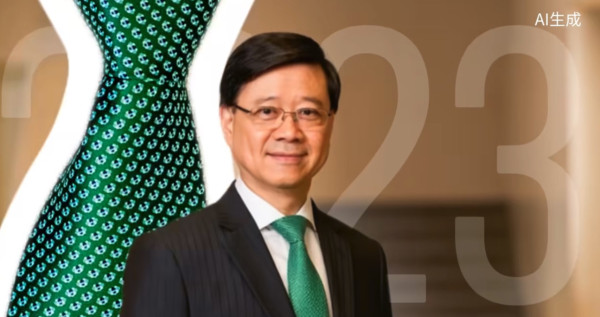 《8號出口》香港真人版？大叔神還原詭異微笑 紅磡站出口重現遊戲驚嚇一幕【有片】