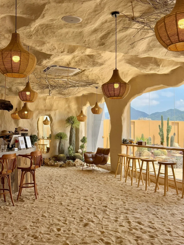 深圳沙漠風咖啡店1秒穿越摩洛哥！駱駝、沙地、日落夜景超夢幻 