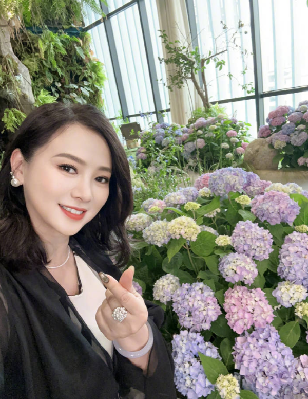 圖片來源:微博@翁虹