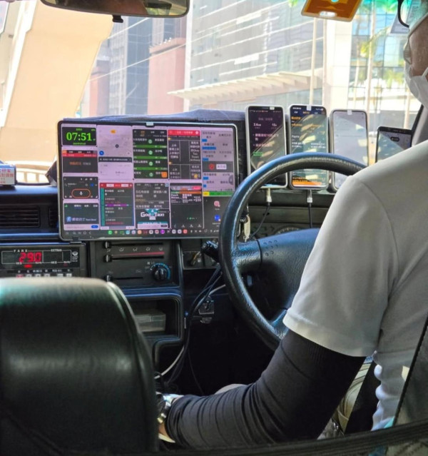 港人借尿袋被收$4600租金？網民熱議「係咪用嚟叉Tesla」 CHARGESPOT解釋真正收費模式