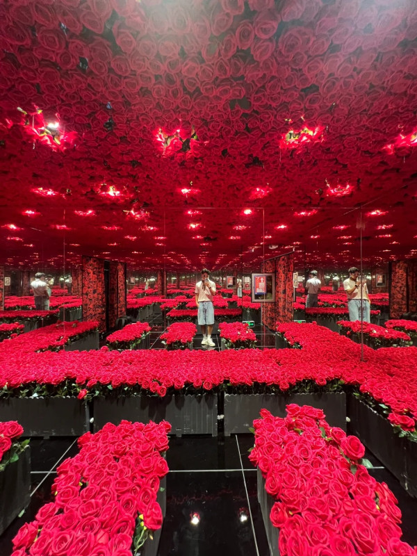 深圳東門沉浸式藝術展「再現大師」（圖片︰魚仔鏡頭裡的夏@小紅書）