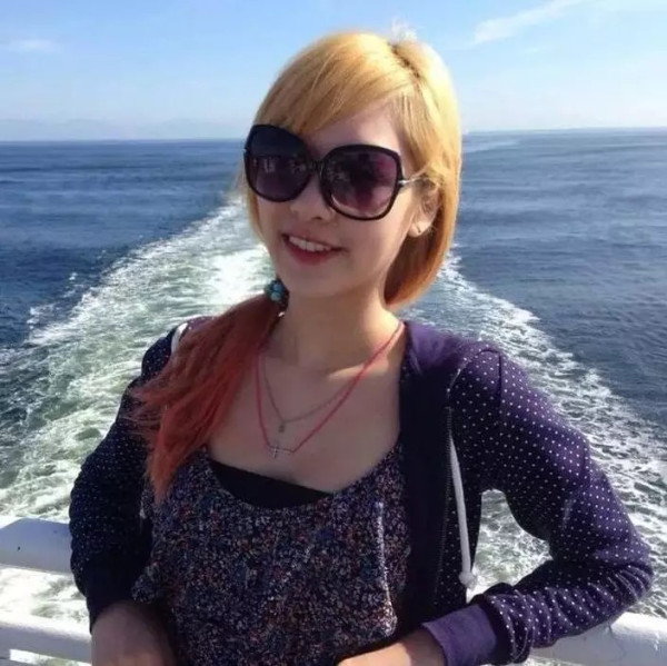 馮盈盈著加細碼Tee谷盡好身材逼爆衫 對比入行前舊照有一驚人變化令人好奇