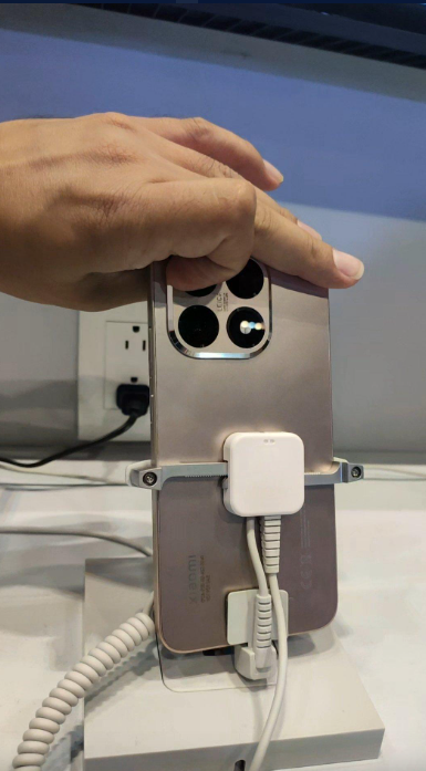 小米 15T 香港零售商爆定價 1TB+5x Leica 鏡+大電只售這價格