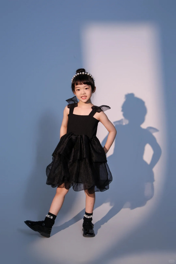賈曉晨5歲細女近照明顯變靚氣質大反轉 曾被指與家姐「混血芭比」顏值差距大