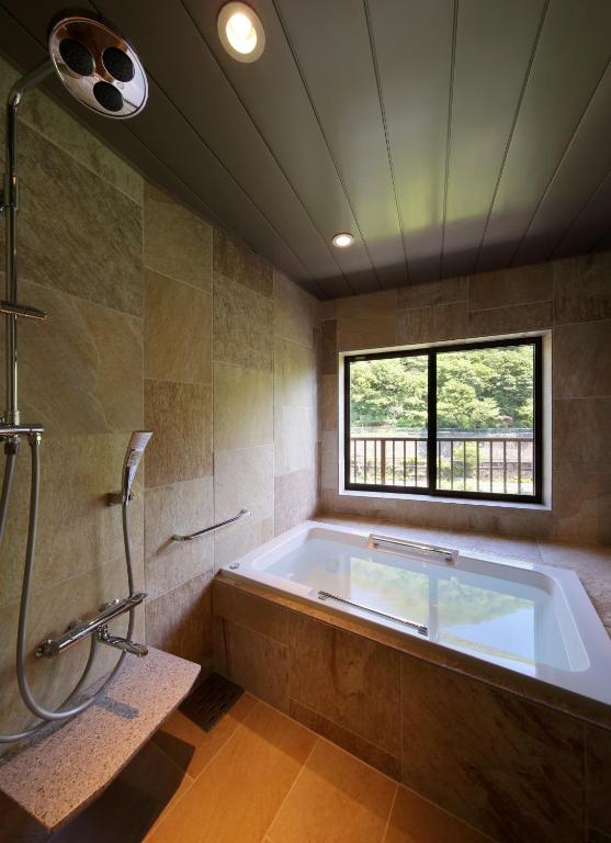 圖片來源:MiYo的日常@小紅書、不太自律打工人@小紅書、落星田睡覺呼嚕嚕@小紅書、Agoda、草津溫泉旅遊協會