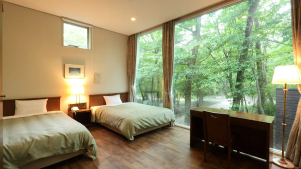 圖片來源:MiYo的日常@小紅書、不太自律打工人@小紅書、落星田睡覺呼嚕嚕@小紅書、Agoda、草津溫泉旅遊協會