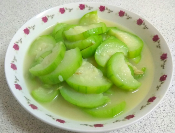 去水腫減肥「抹茶椰子水」爆紅！網民實測：暴食後悔水／附食譜及飲用建議