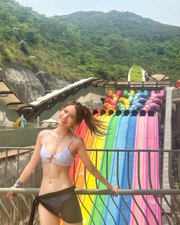 TVB上位小花半工讀兩年副學士升呢學士 晒城大學生證：第三年繼續努力