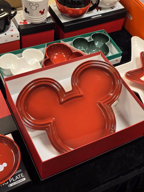 Le Creuset 米奇老鼠陶瓷盤 $460
