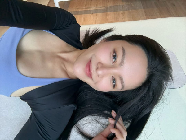 張曦雯分手後單身大解放邪惡高炒上圍 多角度騷身材瞓低自拍胸形畢露最震撼