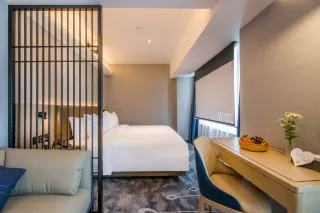 情侶住深圳酒店房內親密遭偷拍！威脅上傳成人網勒索！事主精神崩潰 