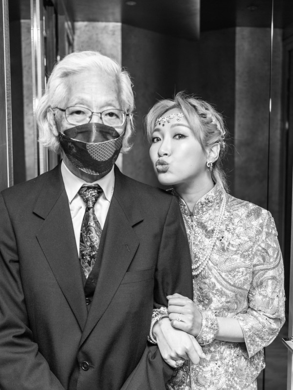 40歲女歌手丁父憂悼念87歲爸爸離世！淚揭為盡孝低調秘嫁圈外男友