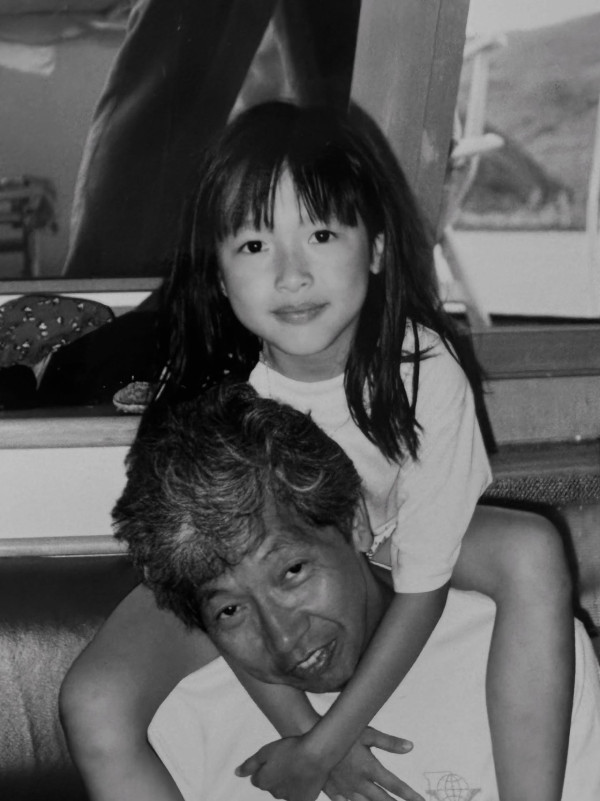 40歲女歌手丁父憂悼念87歲爸爸離世！淚揭為盡孝低調秘嫁圈外男友