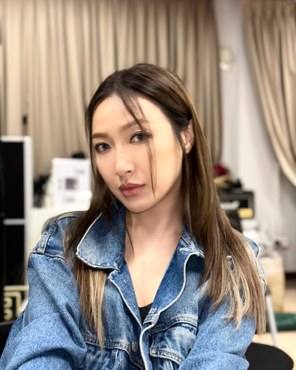 40歲女歌手丁父憂悼念87歲爸爸離世！淚揭為盡孝低調秘嫁圈外男友