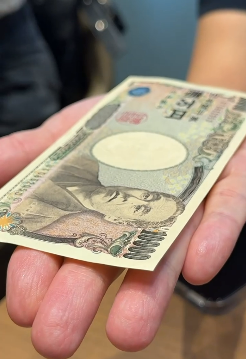 網上瘋傳「手心驗鈔法」可辨日圓真偽？官方防偽特徵一秒識破假鈔 