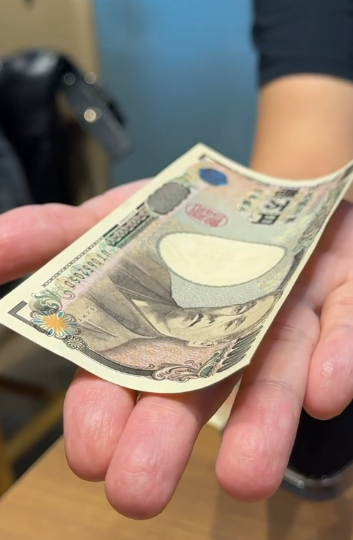 網上瘋傳「手心驗鈔法」可辨日圓真偽？官方防偽特徵一秒識破假鈔 