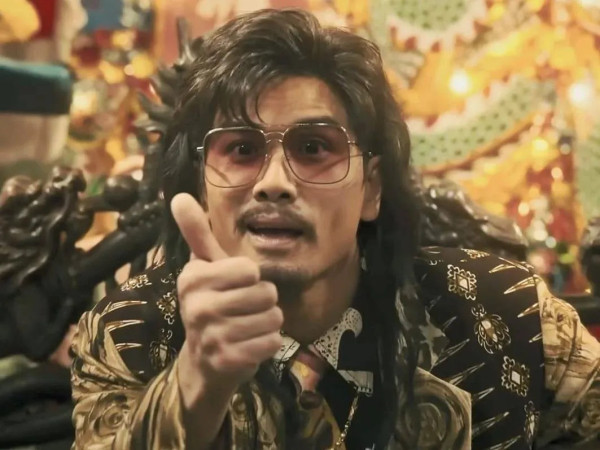 伍允龍48歲生日獲日本粉絲集資 登上大電視網友狂喜：新宿要變王九灣？ 