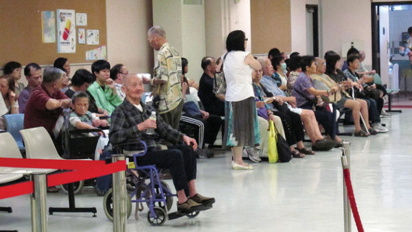 施政報告2025︱增700個新建資助安老宿位 赴粵養老每月可獲$5000資助！