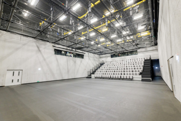 東九文化中心藏「倫敦級」打卡秘景！遊客揭3大隱藏位：超唯美落地窗