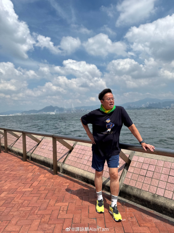 譚詠麟75歲生日精神爽利（圖片來源：微博@譚詠麟AlanTam）