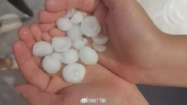 內地近月出現四大異象！詭異雲層、罕見大冰雹、青蛙大軍、萬鳥歸巢 