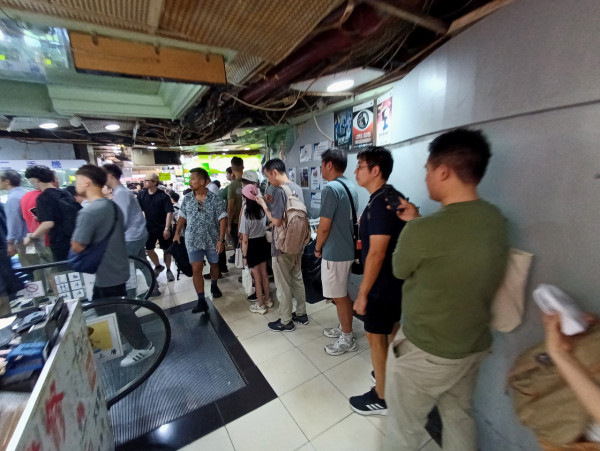 iPhone 17開賣或撞正8號風球？網民熱議「冇首發個價應該...」女機師分析呢個時段掛8號