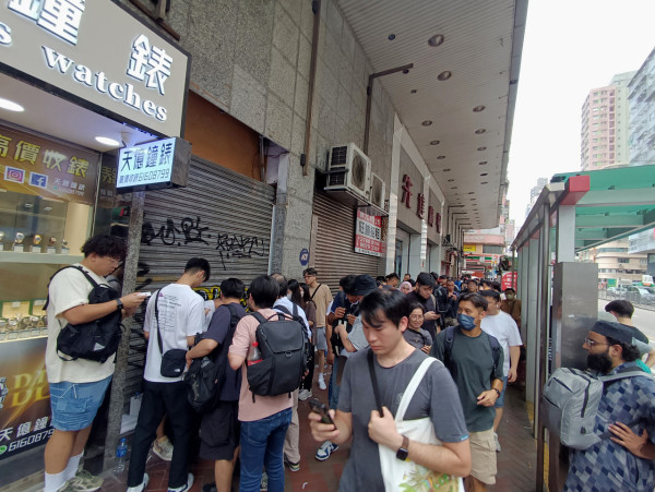 iPhone 17開賣或撞正8號風球？網民熱議「冇首發個價應該...」女機師分析呢個時段掛8號