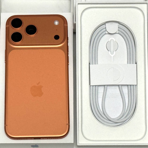 實試｜iPhone 17 Pro Max上手玩 宇宙橙機身藏桌面級效能 口袋裏的超強鏡頭