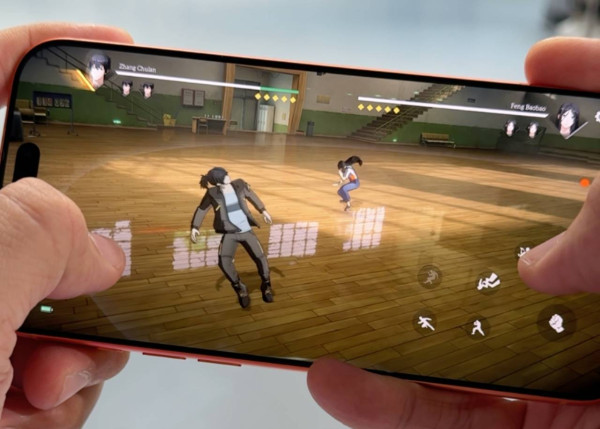 實試｜iPhone 17 Pro Max上手玩 宇宙橙機身藏桌面級效能 口袋裏的超強鏡頭