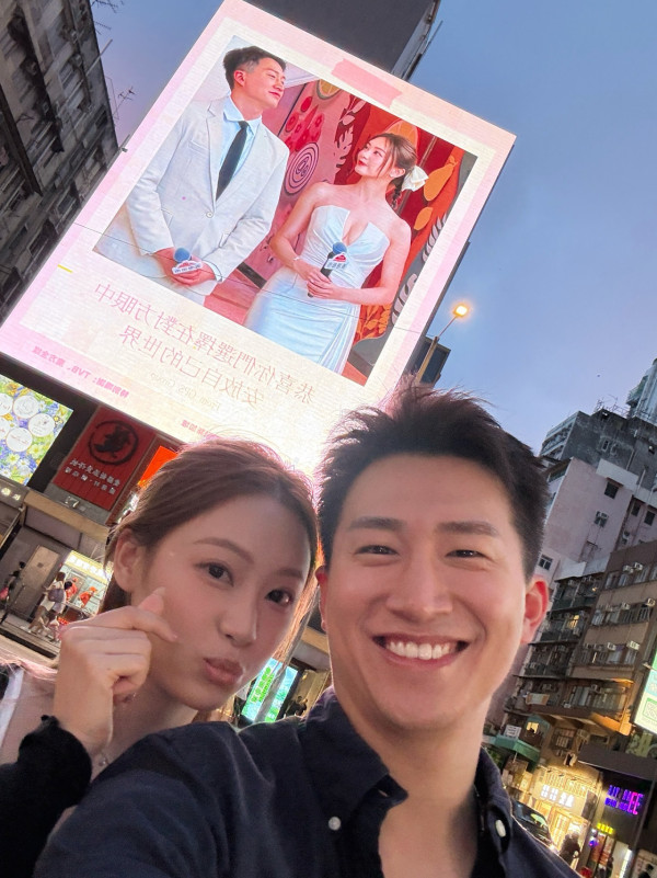 葉蒨文GM旺角拍拖放閃愛到旁若無人 熱戀期恩愛舉動閃盲網民超激動：原地結婚！