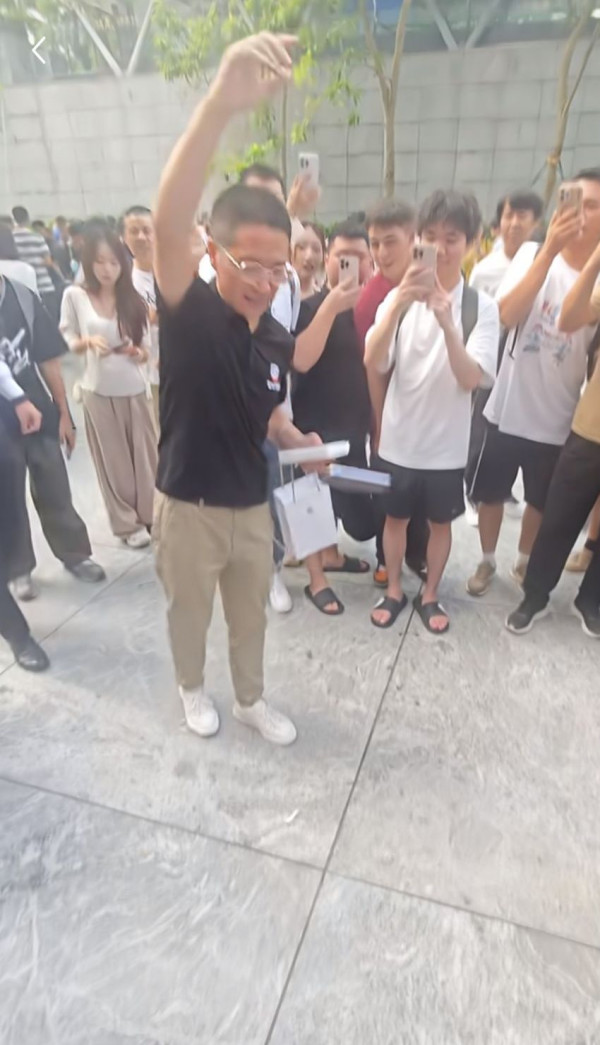 八達通全新橙色卡面 勁襯iPhone 17 Pro宇宙橙 新客戶加卡做多一步賺$350獎賞