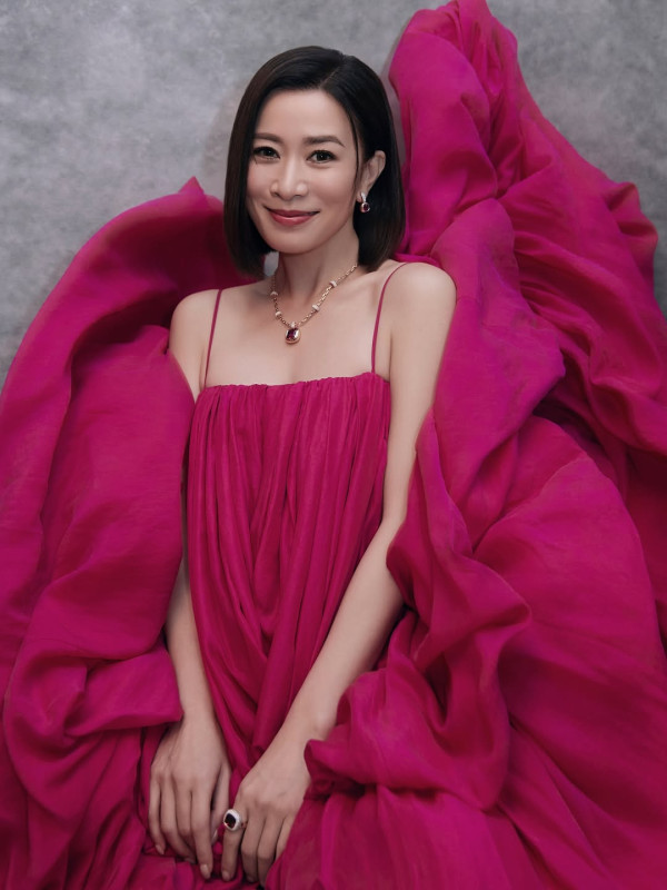 傳「最強視后」破天荒客串TVB《愛回家》？呂慧儀晒劇組合照疑意外流出驚喜