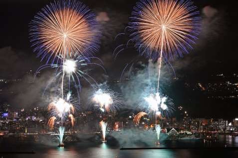 日本花火大會付費席踩雷!觀眾怒控視線被擋!大會最後咁處理