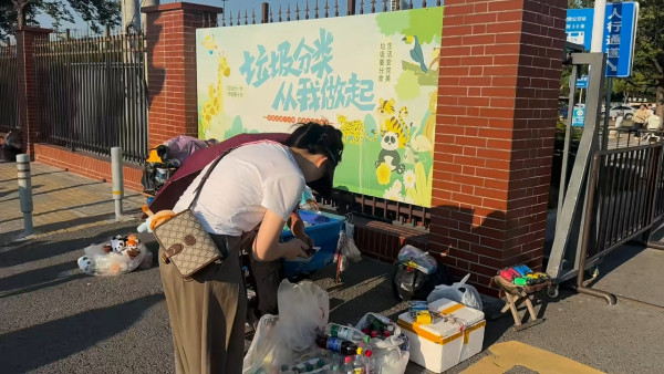 北上注意！內地老人景點門外賣遊客「假飲品」！ 多人中伏飲腥臭汽水、河水 