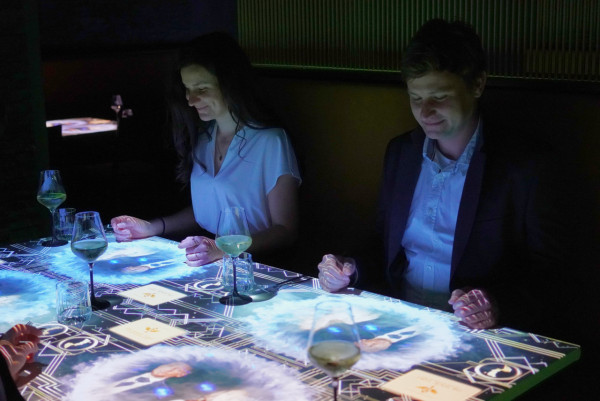 【Fine Dining推介】香港君悅酒店全球首演魔術3D投影餐桌劇場  牛柳配龍蝦、香滑鵝肝、南瓜魚子醬