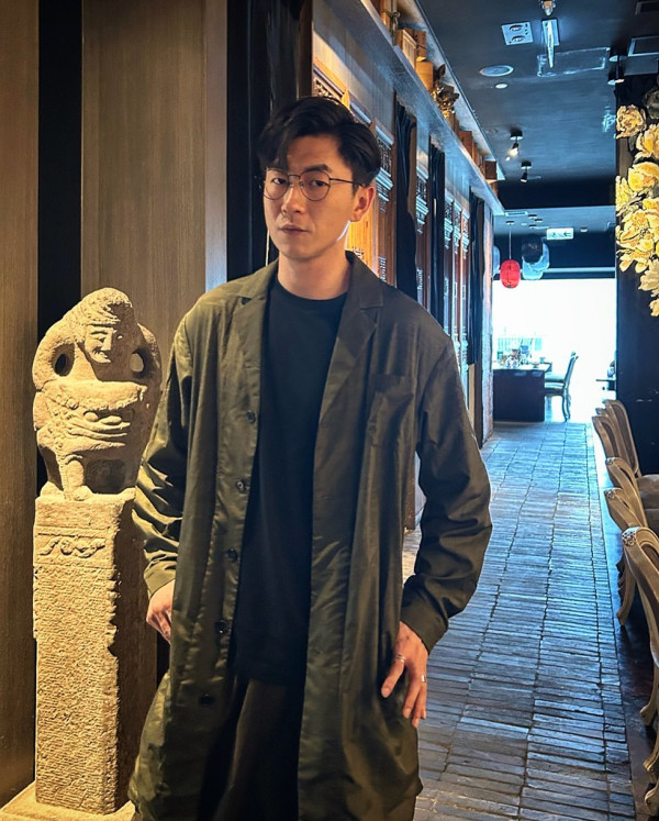38歲上位小生IG悲痛貼黑白照丁父憂 撰文最後道別悼念父親離世︰老竇一路好走