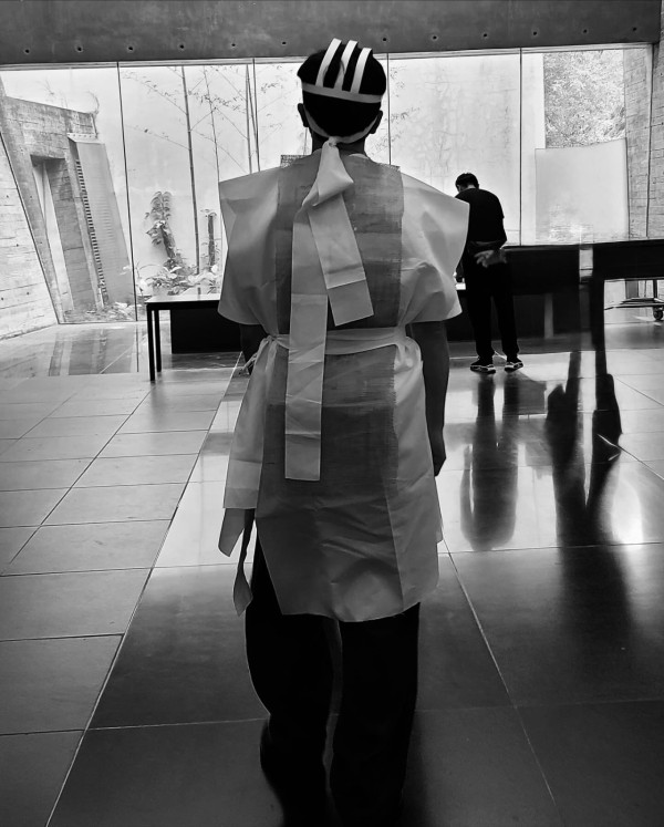 38歲上位小生IG悲痛貼黑白照丁父憂 撰文最後道別悼念父親離世︰老竇一路好走