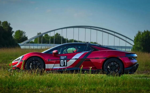 國產電動車打破最快車速紀錄 布加迪威龍只排第8？ 【即睇全球極速超跑Top10】