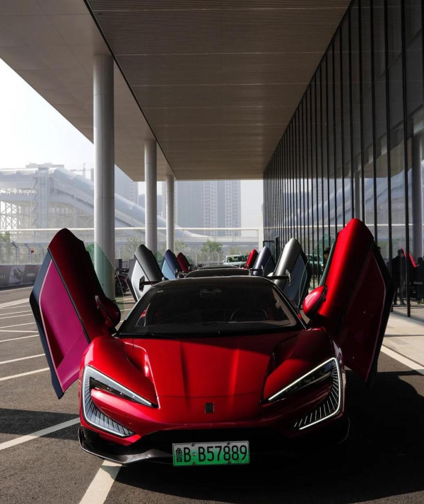 國產電動車打破最快車速紀錄 布加迪威龍只排第8？ 【即睇全球極速超跑Top10】