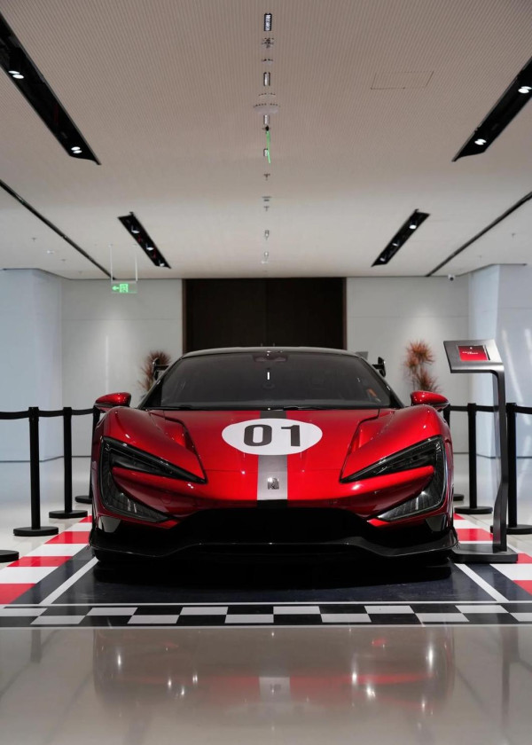 國產電動車打破最快車速紀錄 布加迪威龍只排第8？ 【即睇全球極速超跑Top10】