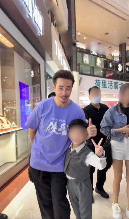 陳豪被野生捕獲揭最真實人品！台下與小朋友合照一細節盡顯父愛溫柔一面