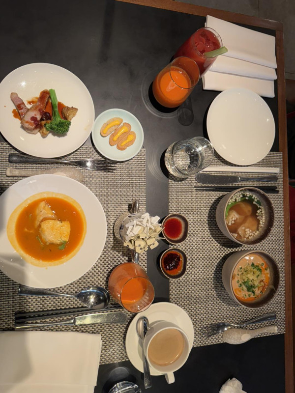 超強颱風樺加沙｜蘇民峰打風前夕搭頭等艙旅行 獲網友讚超前部署：飛得快好世界 