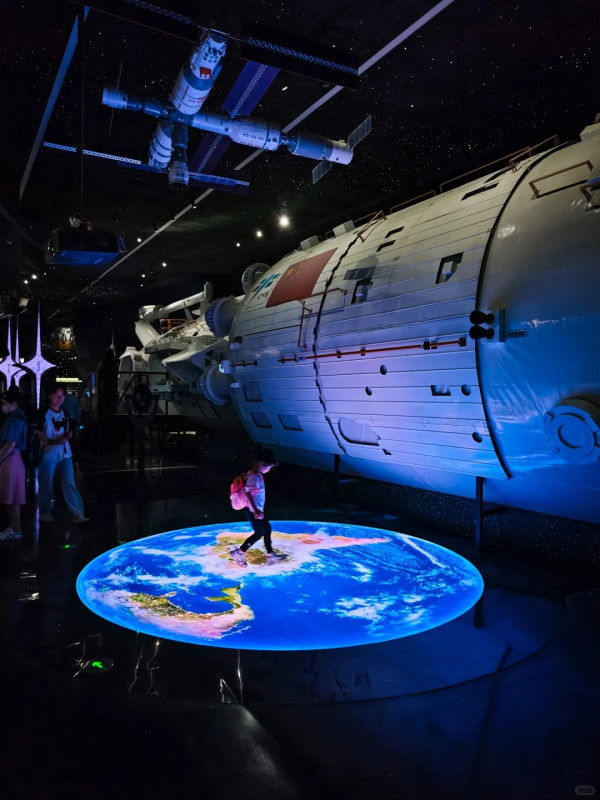 深圳科學技術館近千項互動展項 6大特效影院親子遊好去處 