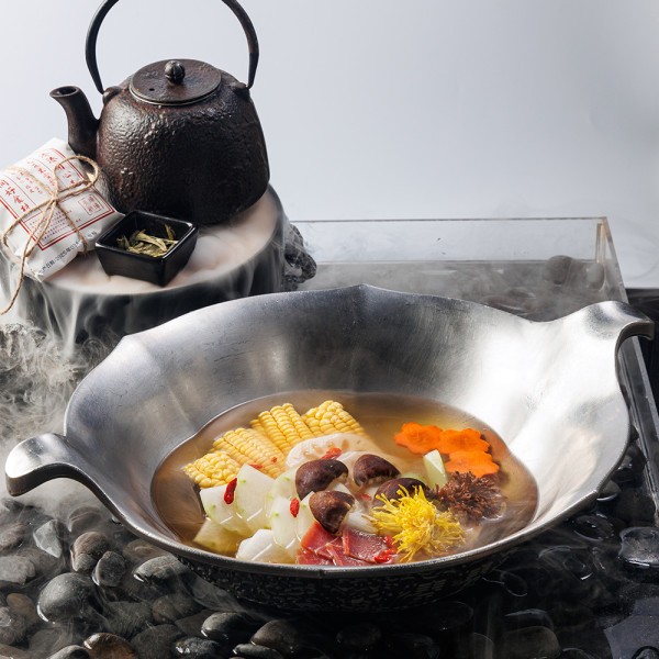 湊湊火鍋．茶憩 特色火鍋慶團圓