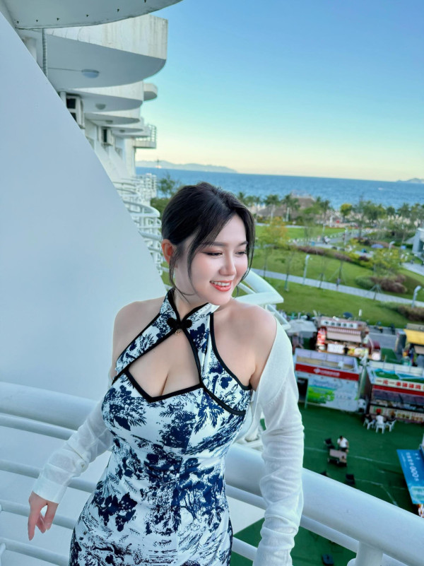張振朗前女友生B後補搞婚宴大日子 同屆港姐閨蜜大DeepV曬巨胸搶盡風頭